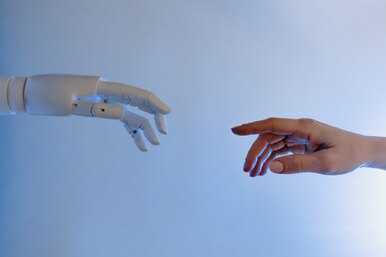 Зачем компании выкупают человеческие лица для своих роботов
