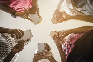 Как понять, что у вас зависимость от социальных сетей: 3 важных симптома