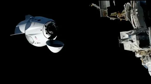 crew dragon approaching iss