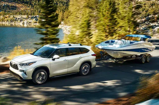 toyota suv and boat trailer