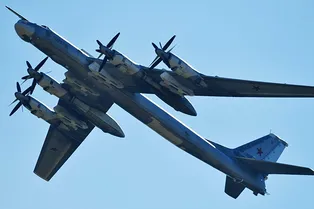 Ту-95МС отработали уход из-под ракетного удара