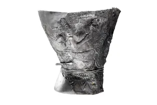 Древнейший образ сотворения мира нашли на серебряном кубке возрастом 4300 лет Древнейший образ сотворения мира нашли на серебряном кубке возрастом 4300 лет