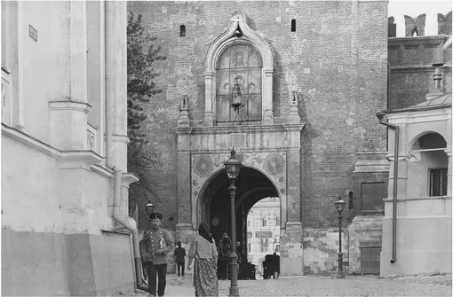 Иконы Спаса Нерукотворного и Печерской Богоматери