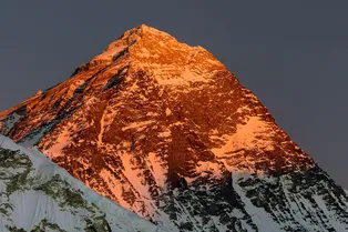 Привет из древности: откуда на вершине Эвереста морские окаменелости? Привет из древности: откуда на вершине Эвереста морские окаменелости?