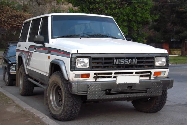 Почему фары многих старых иномарок так похожи — все дело в забытой фишке «запечатанный луч»