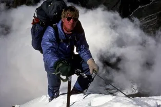 «Он известен как мистер Спасатель»: история Скотта Фишера, альпиниста, который трагически погиб на Эвересте