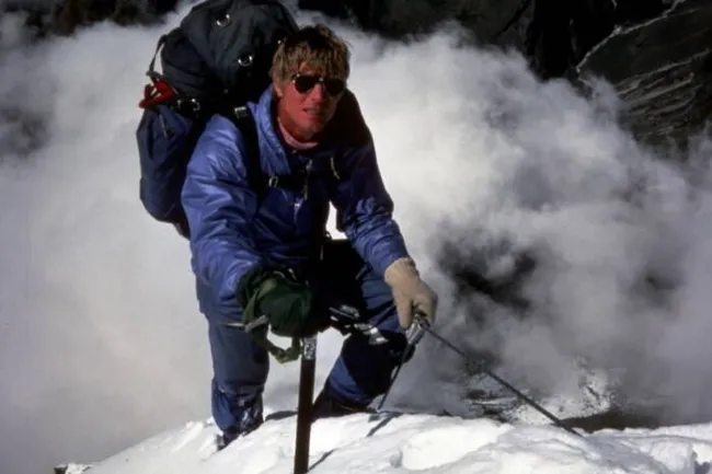 «Он известен как мистер Спасатель»: история Скотта Фишера, альпиниста, который трагически погиб на Эвересте