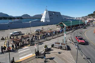 Zumwalt оказался самым подготовленным к шторму Zumwalt оказался самым подготовленным к шторму