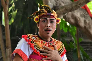 Упадок — двигатель искусства? Вот почему пора хоронить мифы о «плохом декадансе»!