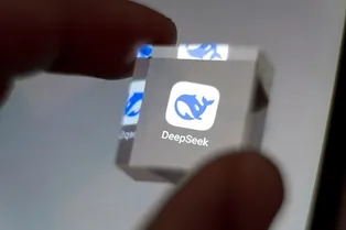 DeepSeek научился находить и проверять свои математические доказательства