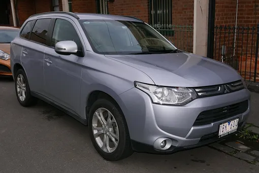 mitsubishi outlander 2014