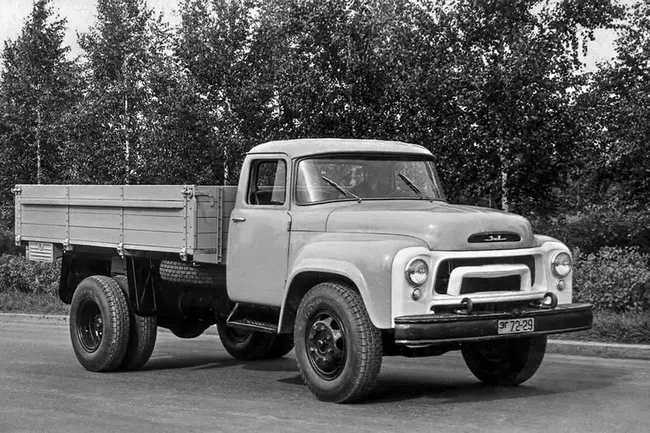 Есть ли у вас чутье дизайнера: найдите иномарку среди советских ЗИЛов