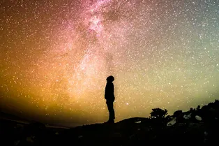 Эксперт-физик рассказал, как можно визуально представить расширение Вселенной!