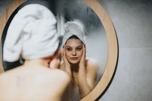 Как сделать так, чтобы зеркало в ванной больше не запотевало: 5 хитростей Как сделать так, чтобы зеркало в ванной больше не запотевало: 5 хитростей