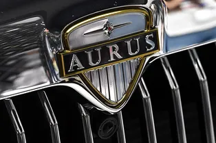 Минпромторг похвастался кабриолетами Aurus