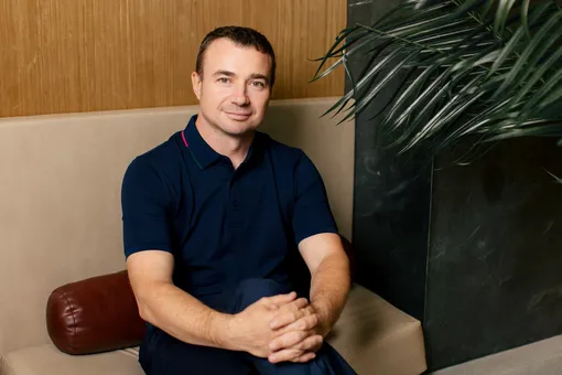 Виталий Шароский настаивает: работа должна начинаться с оценки существующего основания — его геометрии, прочности, впитывающей способности, состояния предыдущих слоев и соответствия конкретной технологии отделки. Виталий Шароский настаивает: работа должна начинаться с оценки существующего основания — его геометрии, прочности, впитывающей способности, состояния предыдущих слоев и соответствия конкретной технологии отделки.