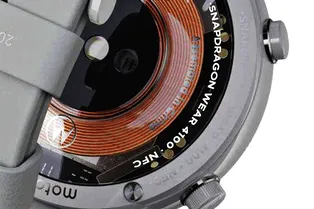 Новые «умные» часы Motorola могут появиться к концу года Новые «умные» часы Motorola могут появиться к концу года