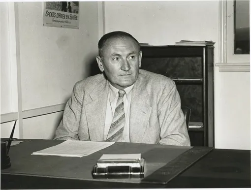 Фриц Цвикки, 1947 год Фриц Цвикки, 1947 год
