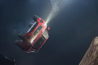 Jaguar E-Pace сделал самую длинную «бочку» в мире Jaguar E-Pace сделал самую длинную «бочку» в мире