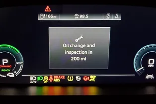 Электромобиль Audi потребовал замены масла Электромобиль Audi потребовал замены масла