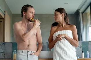 Чужая зубная щетка и бритва: чем это может закончиться