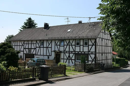 Тепловые насосы хорошо работают даже в старинных домах, обнаружил институт Фраунгофера Тепловые насосы хорошо работают даже в старинных домах, обнаружил институт Фраунгофера