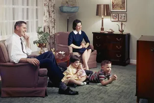 Как нехватка гостиной в квартире влияет на социальные связи и психику человека