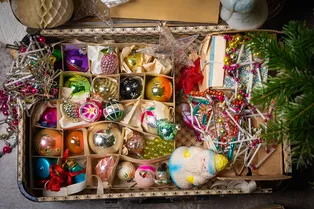 История елочных игрушек: чем в СССР украшали елку?