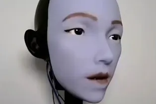 Робот научился синхронизировать движения губ и слова, которые он говорит или поет