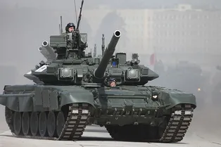 Танк Т-90 утопили в бассейне Танк Т-90 утопили в бассейне