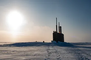 Американская подводная лодка всплыла в Арктике Американская подводная лодка всплыла в Арктике