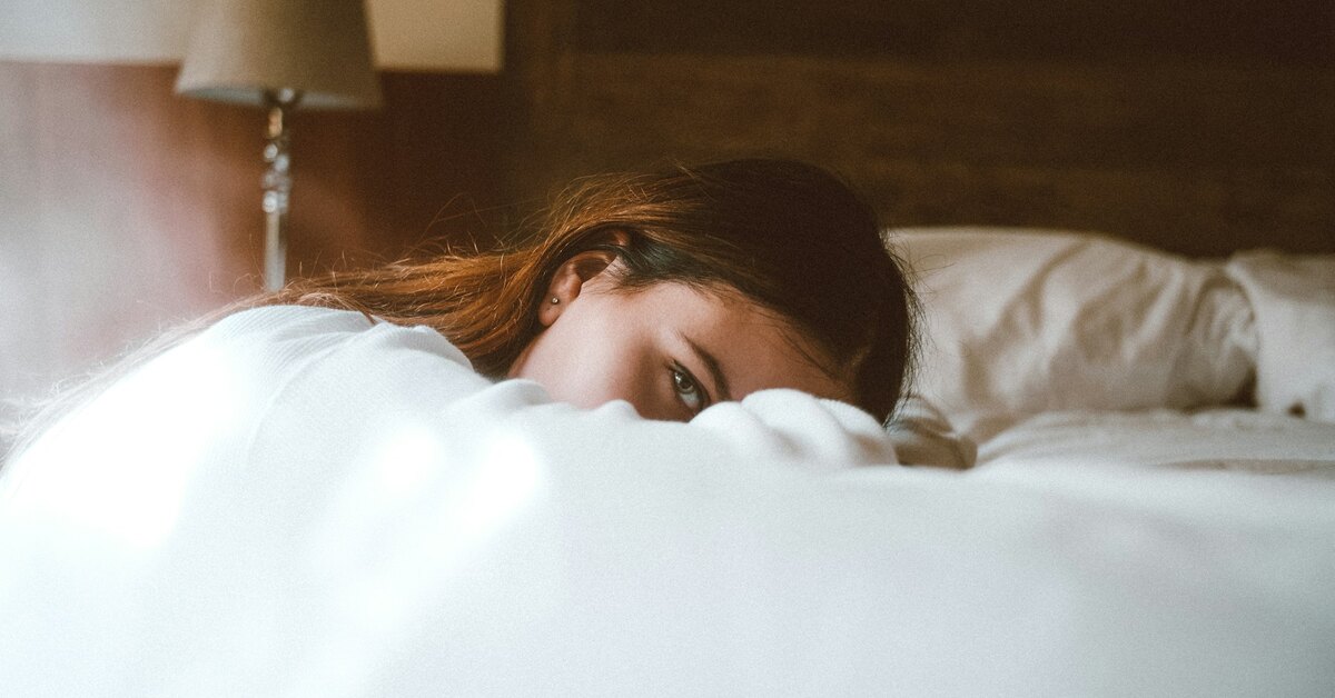 сонный паралич фильм 2017. дождь для сна. ухаживания мужчины во сне. Capek mau istirahat. спящий ребенок.