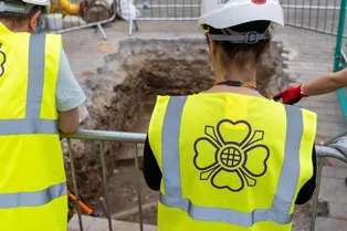 Под британским парламентом нашли артефакты возрастом 6 000 лет