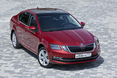 Четыре вместо двух: тестируем новую Škoda Octavia
