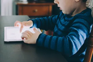 Эксперт рекомендует детям начинать использовать искусственный интеллект с 6 лет Эксперт рекомендует детям начинать использовать искусственный интеллект с 6 лет