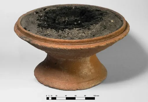 Древняя курильница Древняя курильница