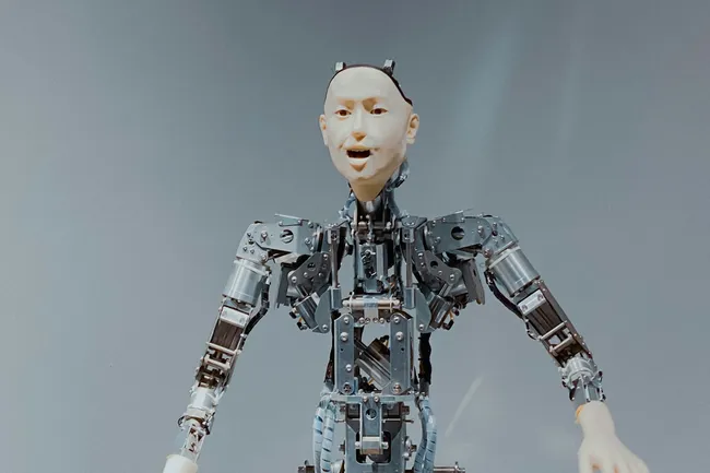 ИИ все лучше создает лица! Но вы можете научиться распознавать фейки