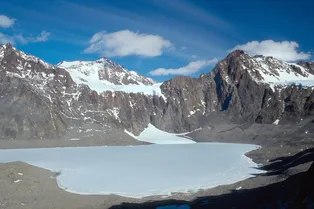 Ученые NASA назвали самое удивительное озеро на Земле