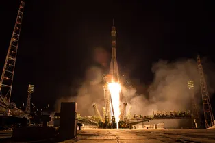 «Роскосмос» показал отделяющийся от ракеты «Союз» «Роскосмос» показал отделяющийся от ракеты «Союз»