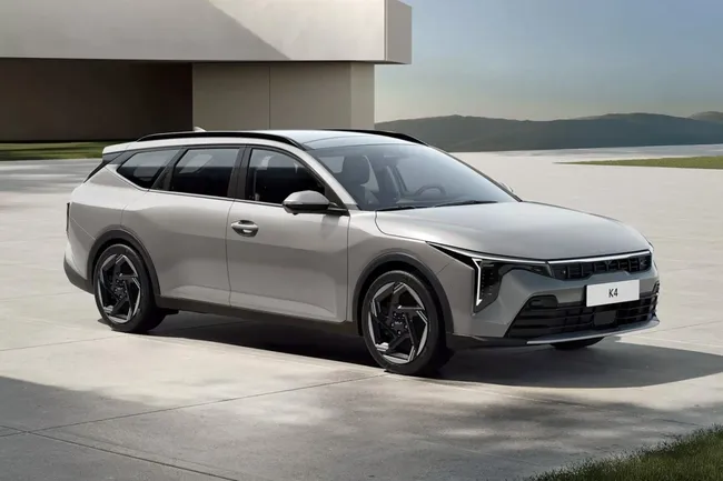 Коробка передач новой Kia K4 всех удивила. Дело в том, что она механическая