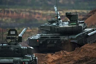 Танк Т-80БВМ получил снаряды с материалом «Б» Танк Т-80БВМ получил снаряды с материалом «Б»