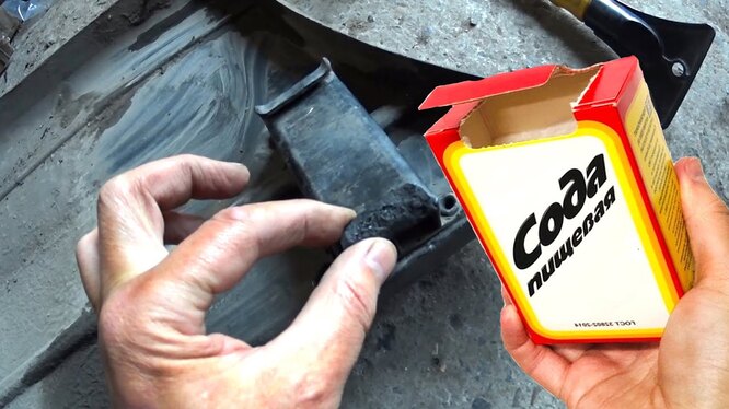 Как заклеить бампер с помощью суперклея и соды: видео