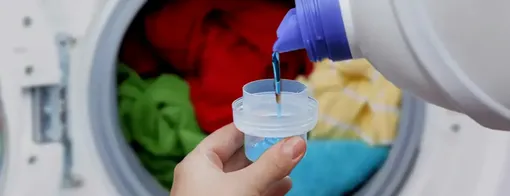 Такую одежду стирают специальным средством для мембран или жидким гелем для стирки. гель для стирки