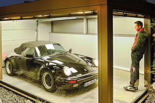 Дом с отдельной комнатой для любимого Porsche Дом с отдельной комнатой для любимого Porsche