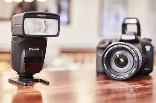 Canon сделал «умную» фотовспышку