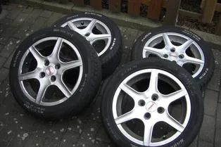 Когда выгоднее всего купить летнюю резину в 2026 году