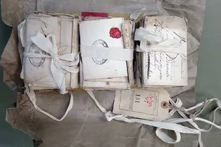 В Британии обнаружили тайник с любовными посланиями плененным морякам, датируемые XVIII веком