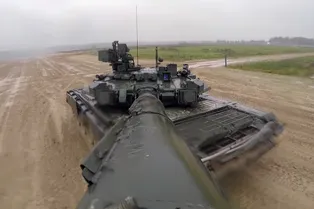 Минобороны России показало танк Т-90 на видео Минобороны России показало танк Т-90 на видео
