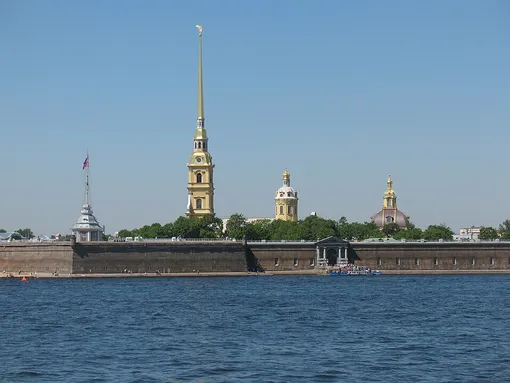 Петропавловская крепость Петропавловская крепость шпиль