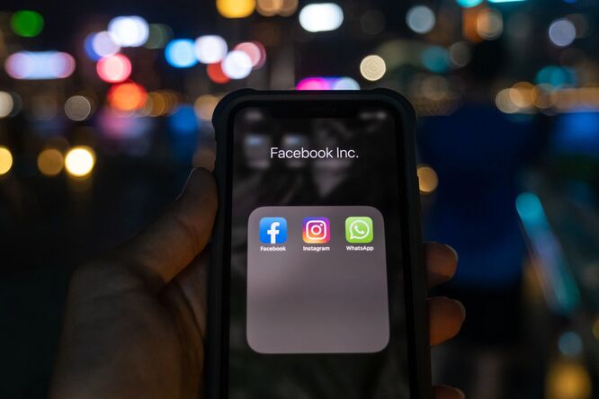 На Facebook* подали в суд за включение камеры в Instagram* На Facebook* подали в суд за включение камеры в Instagram*